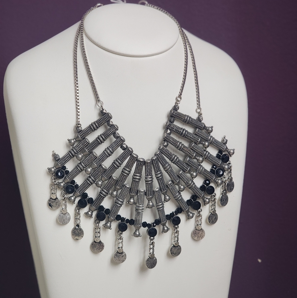 NWOT Oxidized mixed metal chunky necklace